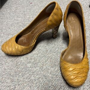 Anthropologie Schuler and Sons unique heels sz 38